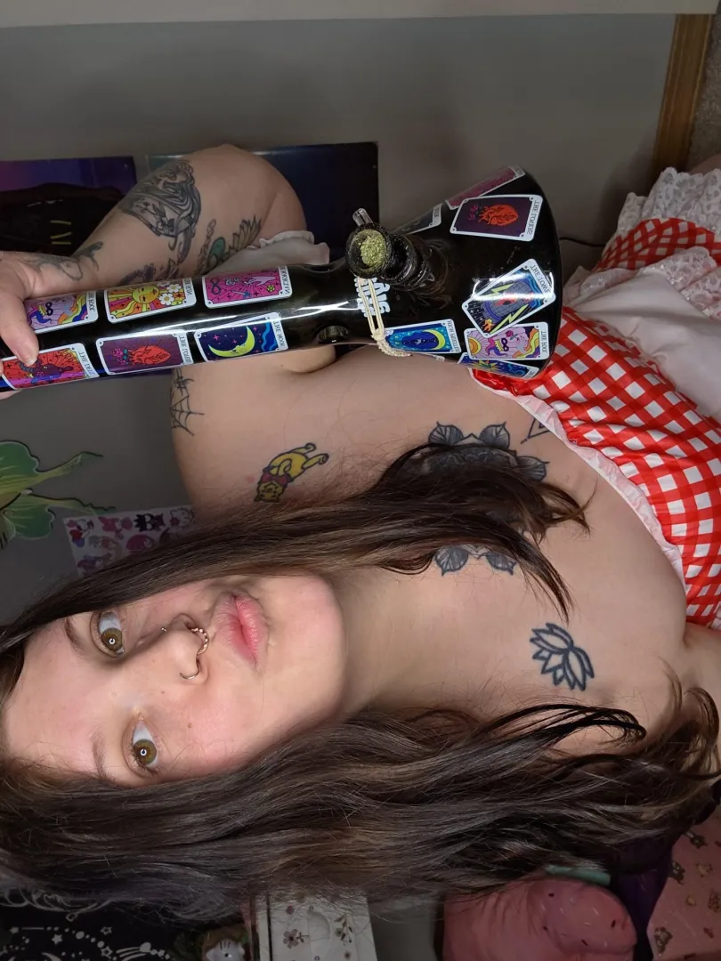 Your naughty maid got into some weed before I clean your place posted by cannakweeen