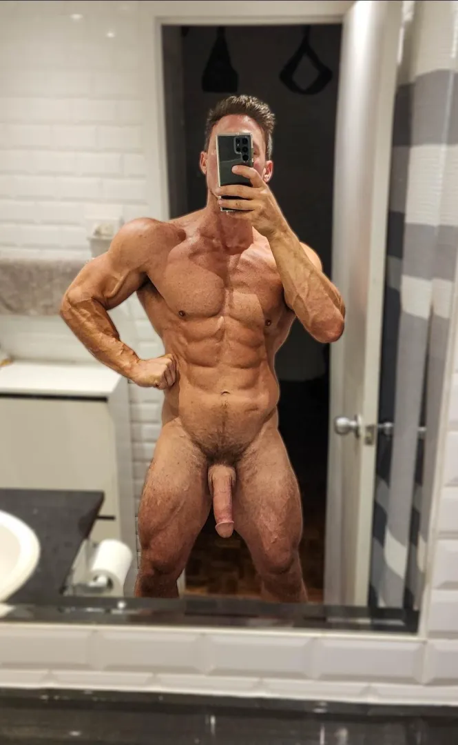 Your New Alpha King has Arrived! posted by Built2Tease