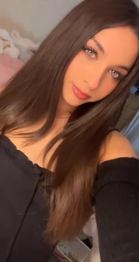 your pathetic wallet throbs when it sees me posted by godessraqelle