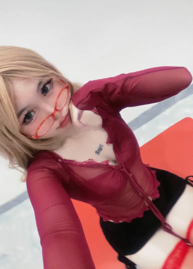 your place is under my soles posted by sweetcherryxgirl