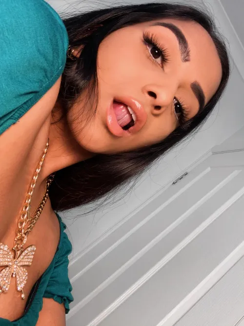 your view before i spit in your mouth & tell you to swallow like a good boy  by m0mmyalexis