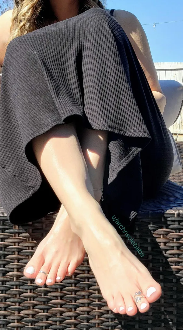 Your view while we sit outside with our coffee... I'd be teasing you all morning until you gave in posted by archnsolebabe