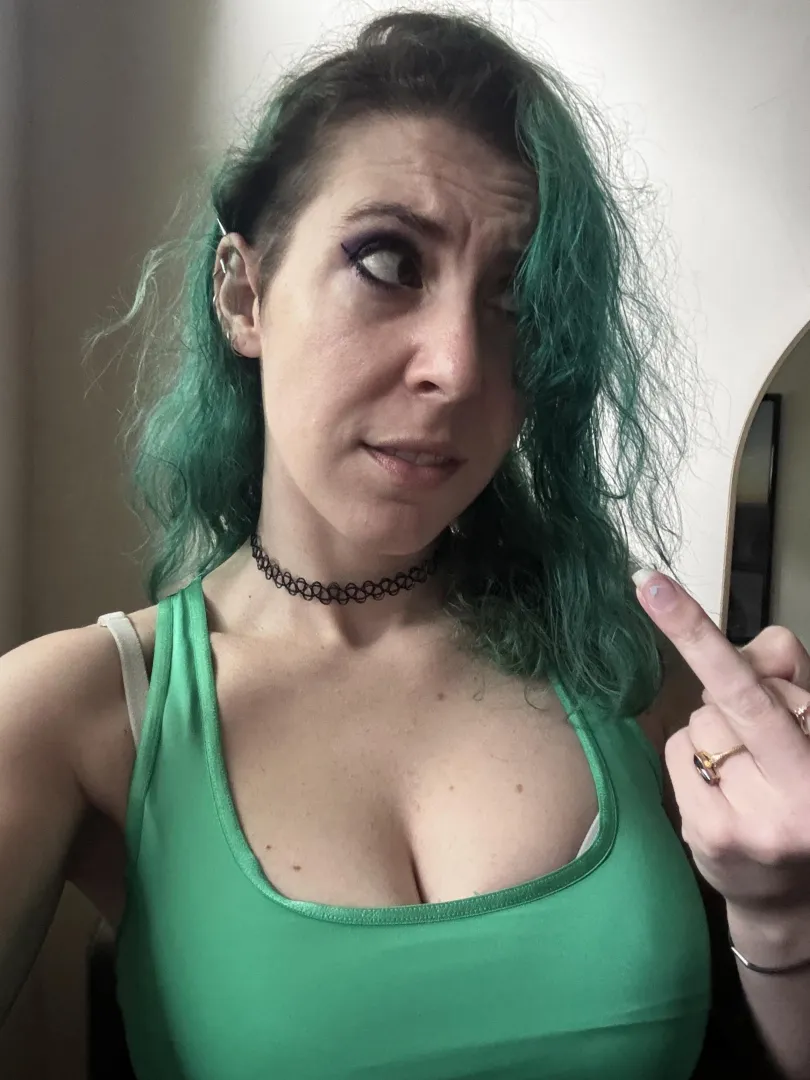 You're a loser undeserving of my attention posted by sirenskiss3