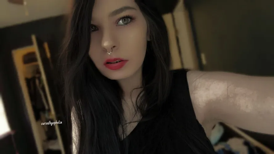 You’re addicted to the way I look at you like you’re absolutely nothing. by GoddessOpheliaRose