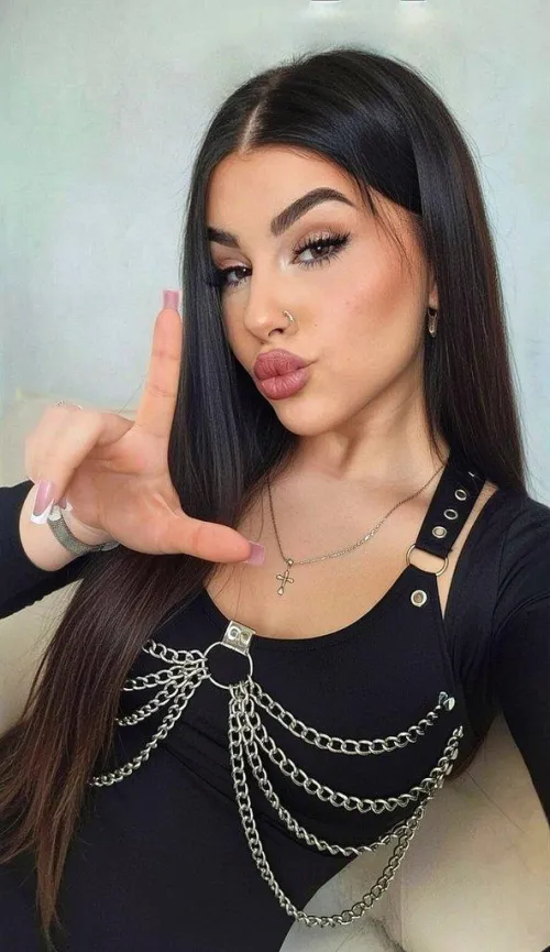 You're just another walking wallet to me by ArabellaStonne