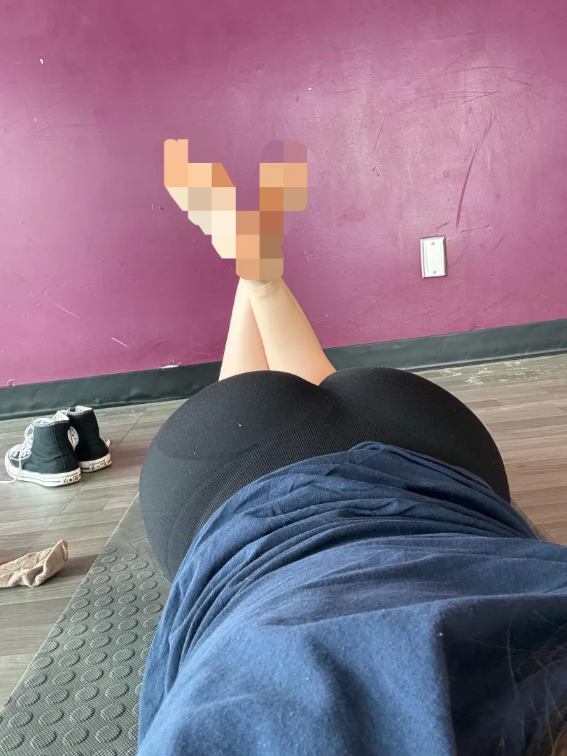 You’re such a loser, even feet are too much for you    posted by inkkandarches