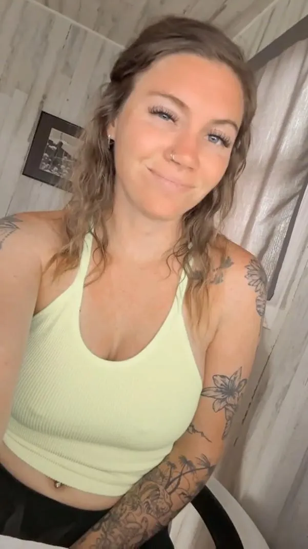 You've never met a blonde girl as HOT as me posted by SweetEchloXO