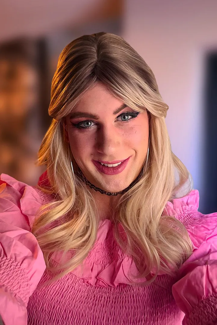 Zou je nog steeds met me daten als je wist dat hij 23 cm is…? posted by heyesmay