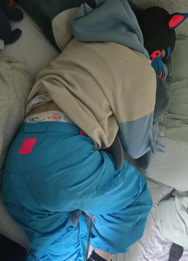 Zzzzzzzzz posted by pup_wubz