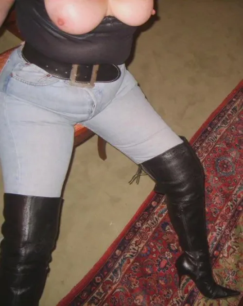 À genoux admire by No_Hat_1719