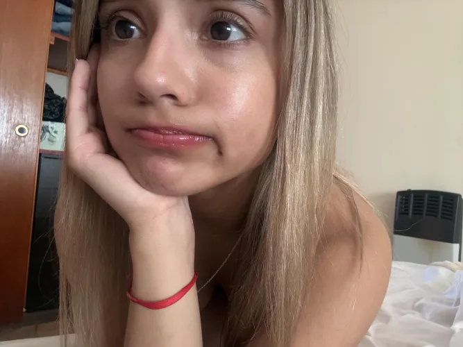 Θα έχυνες αυτό το αθώο προσωπάκι;  by xristinakizt