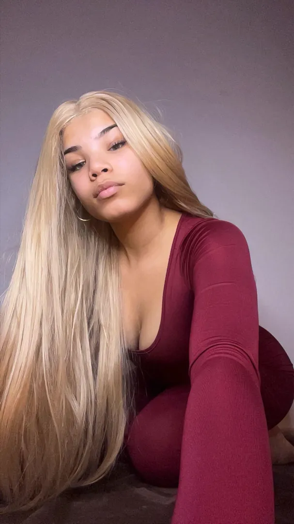 Πρώτη φορά εδώ  posted by LolaLust29