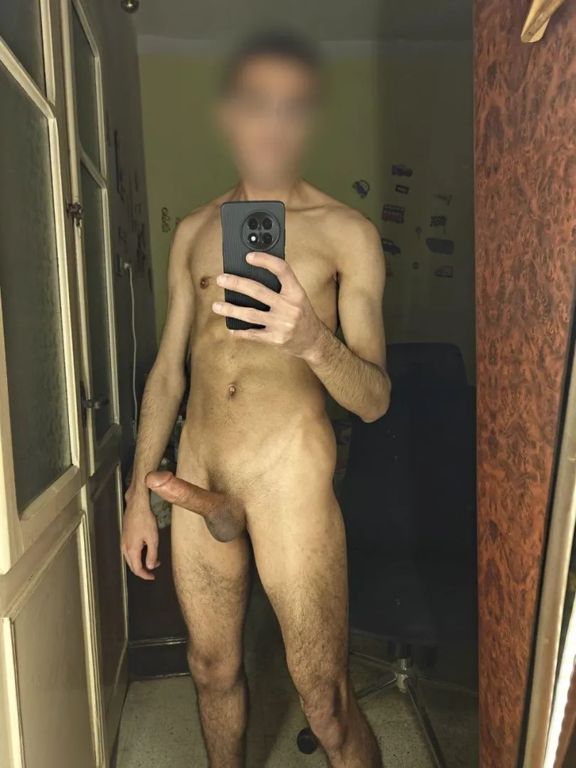 عايز حد من مصر يقعد عليه كله ويحلبه مين موجود ؟ posted by AbdullahSu1