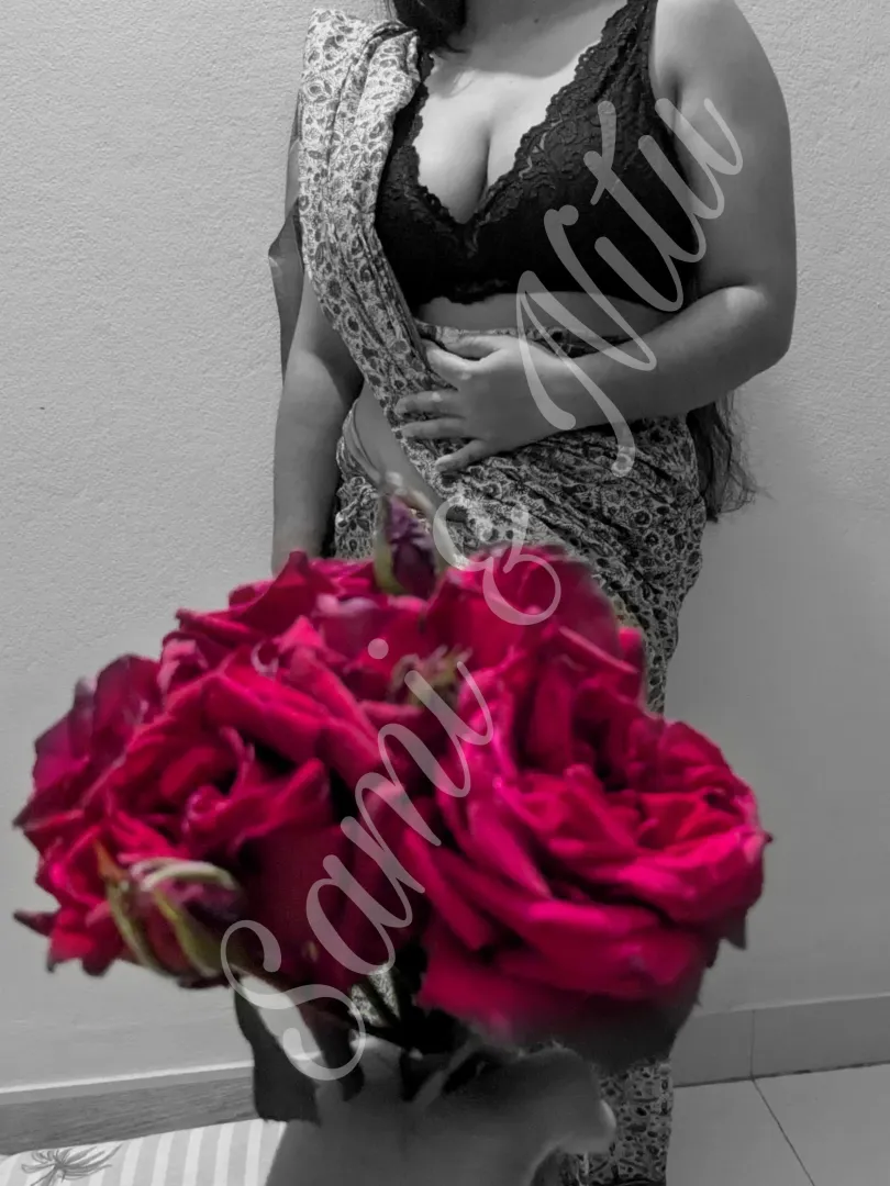 তোমার স্তনের বোটায় মৃগনাভীর সুগন্ধের পসরা। তোমার স্তনের দুলুনিতে ধরণী কেপে ওঠে থেকে থেকে। posted by goldfish_sakura