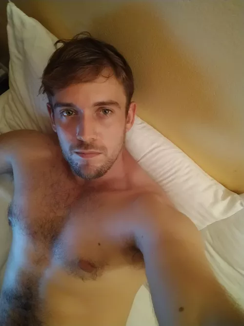 🤗🤗 🤳 by BenUKfriendly