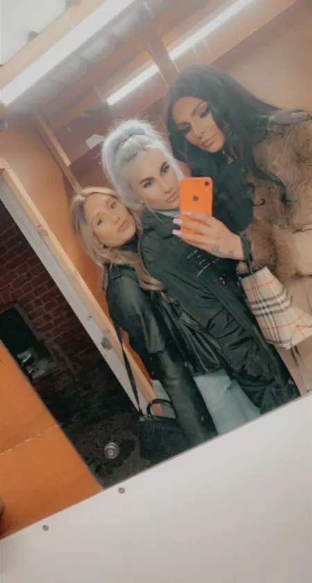 😈 by leia_louisee_