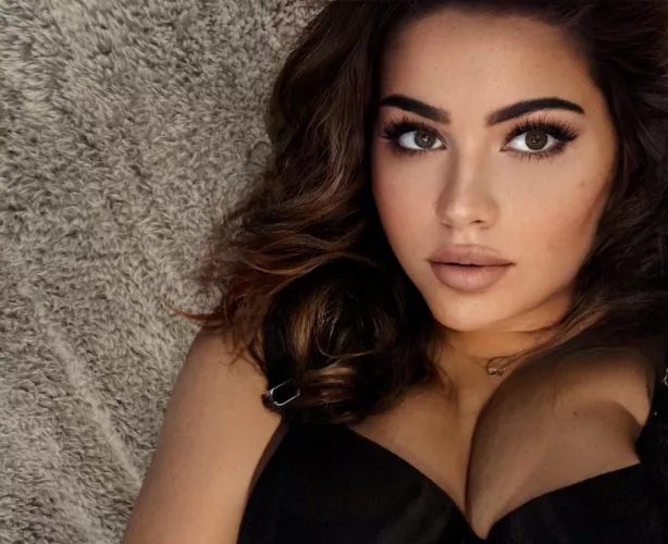 🥰🖤 by Ordinary-Strawberry2