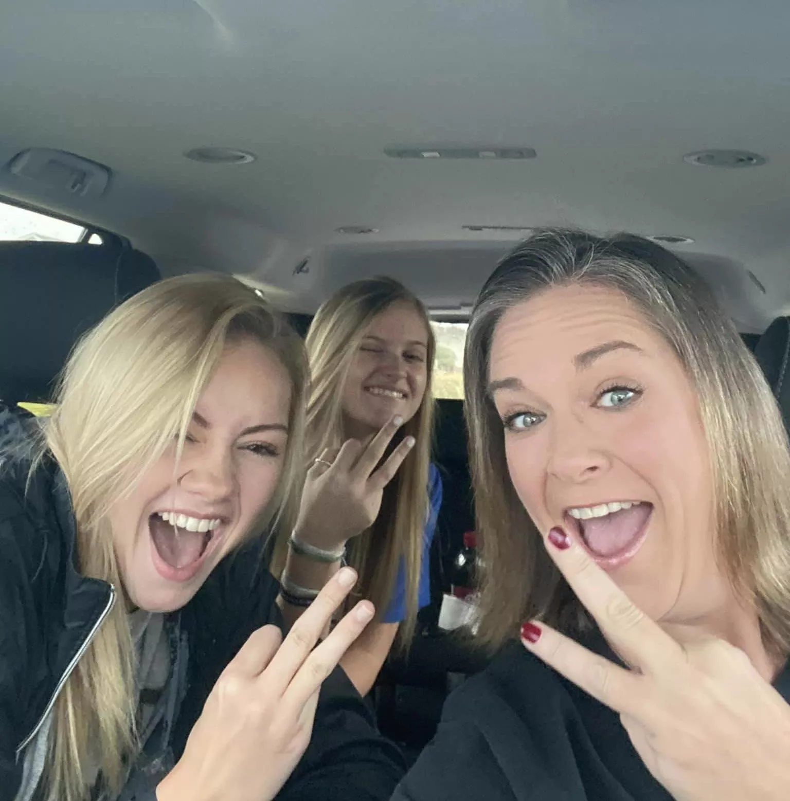 ✌🏼✌🏼✌🏼 posted by ganggang89882