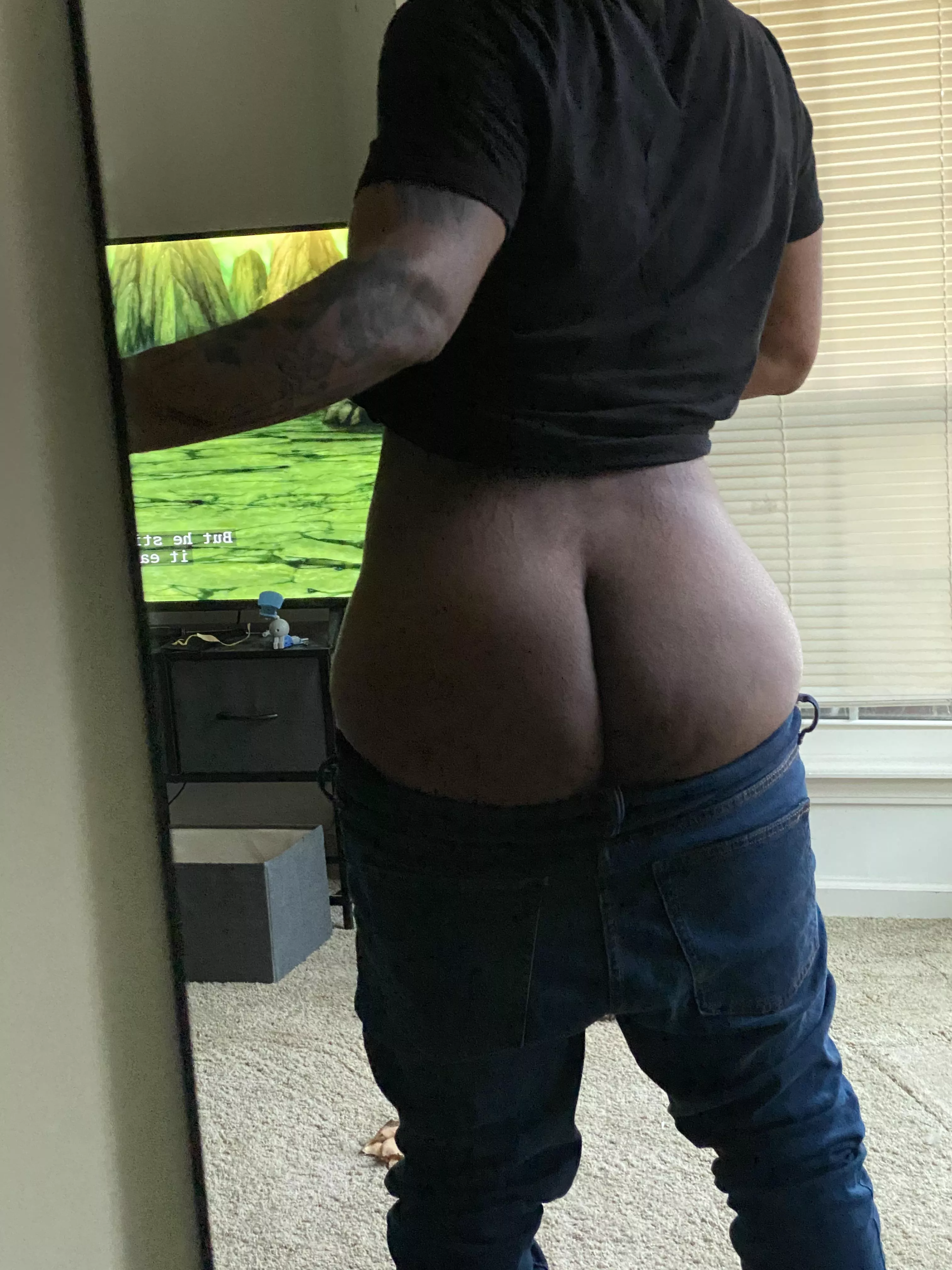 🍑 posted by Alextafied99