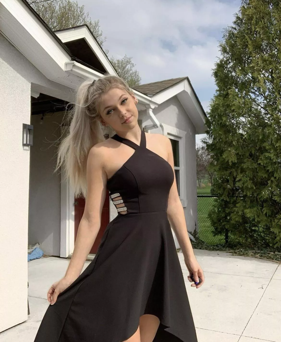 🥰💋 posted by Odd-Consideration239