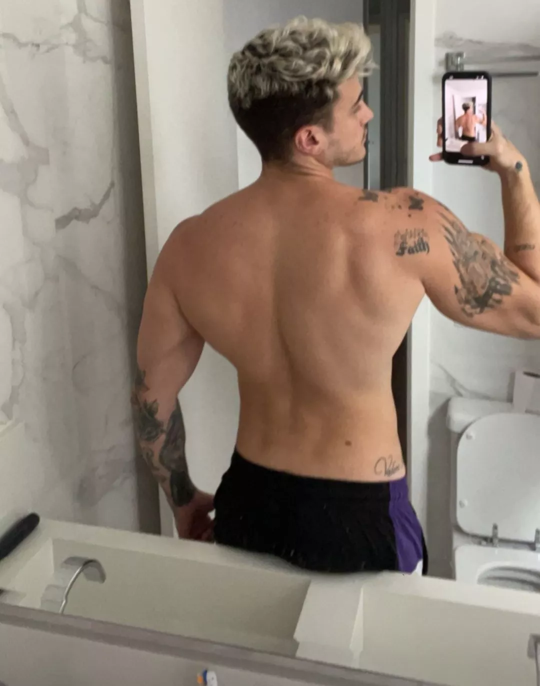 🖤🖤🖤🖤🖤 posted by bistomasto