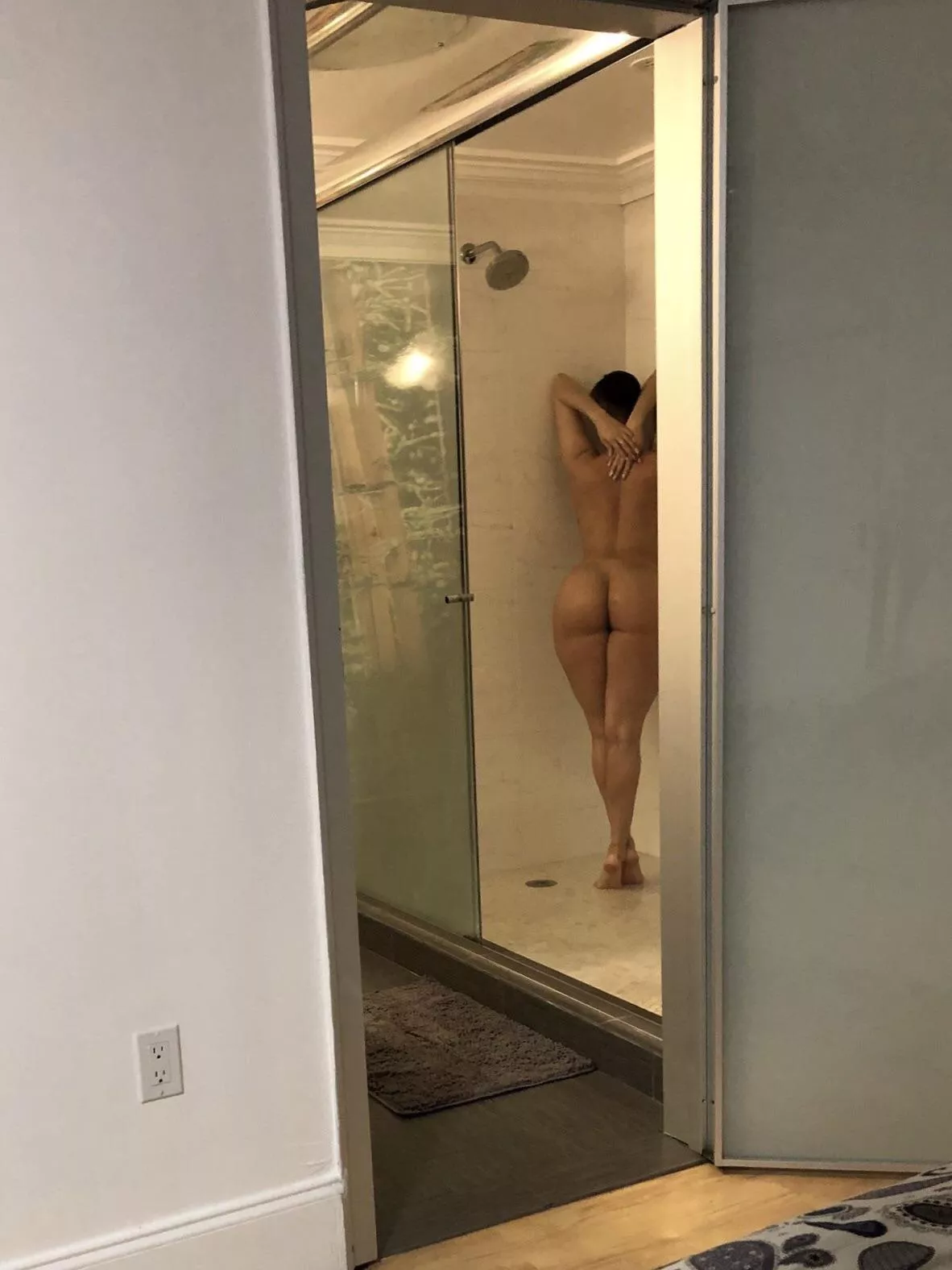 🍑 posted by jamel232