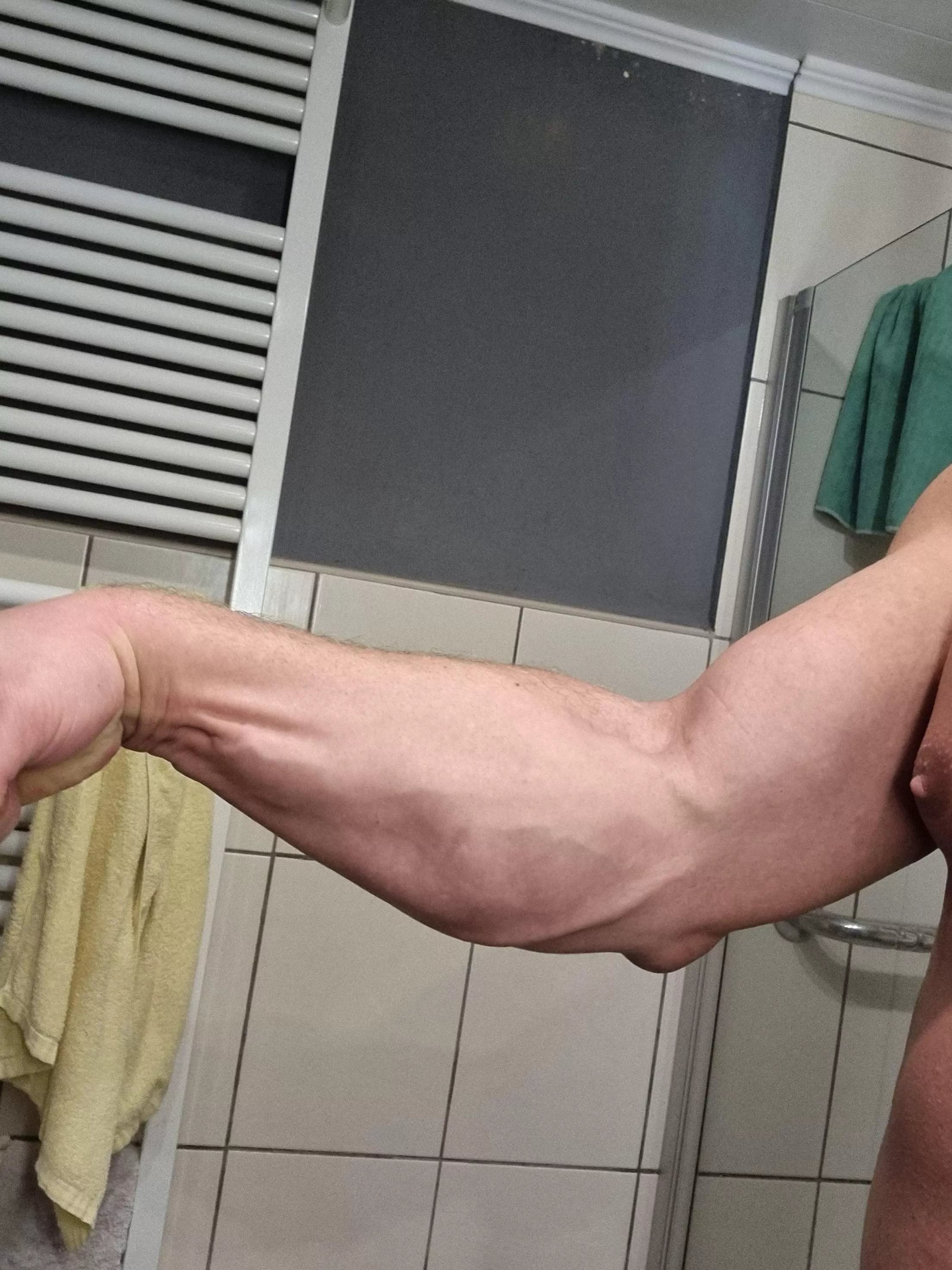 💪😁 posted by Wrong-Engineering-74