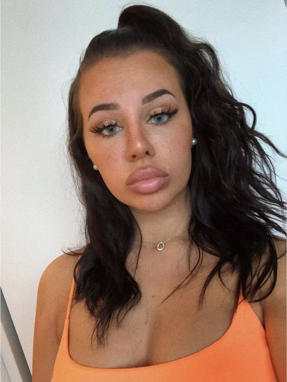 🤤🤤 posted by bostonguy978420