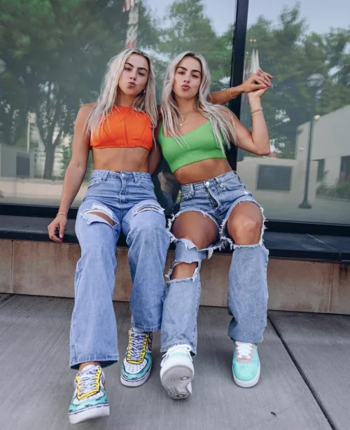 🧡💚💙 by ganggang89882