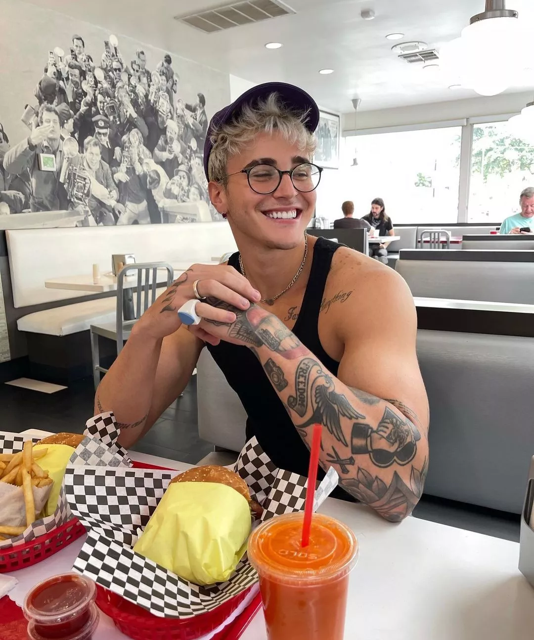 💜 posted by bistomasto