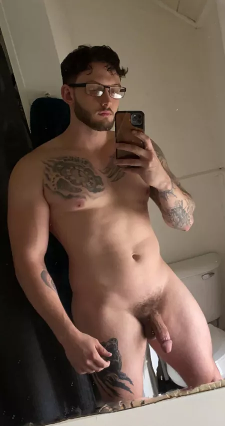 . by yaboiskinypenis