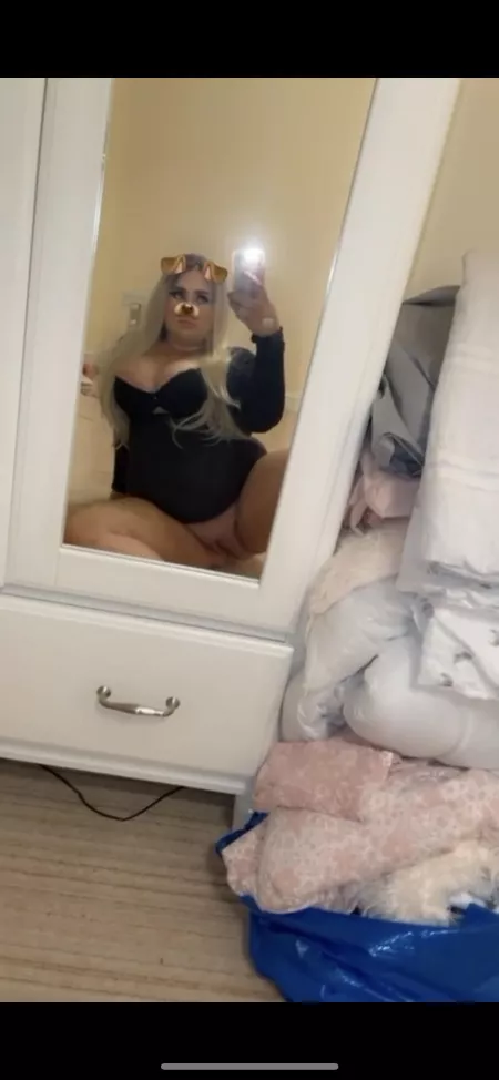 👀👀 by chubbyprxncess