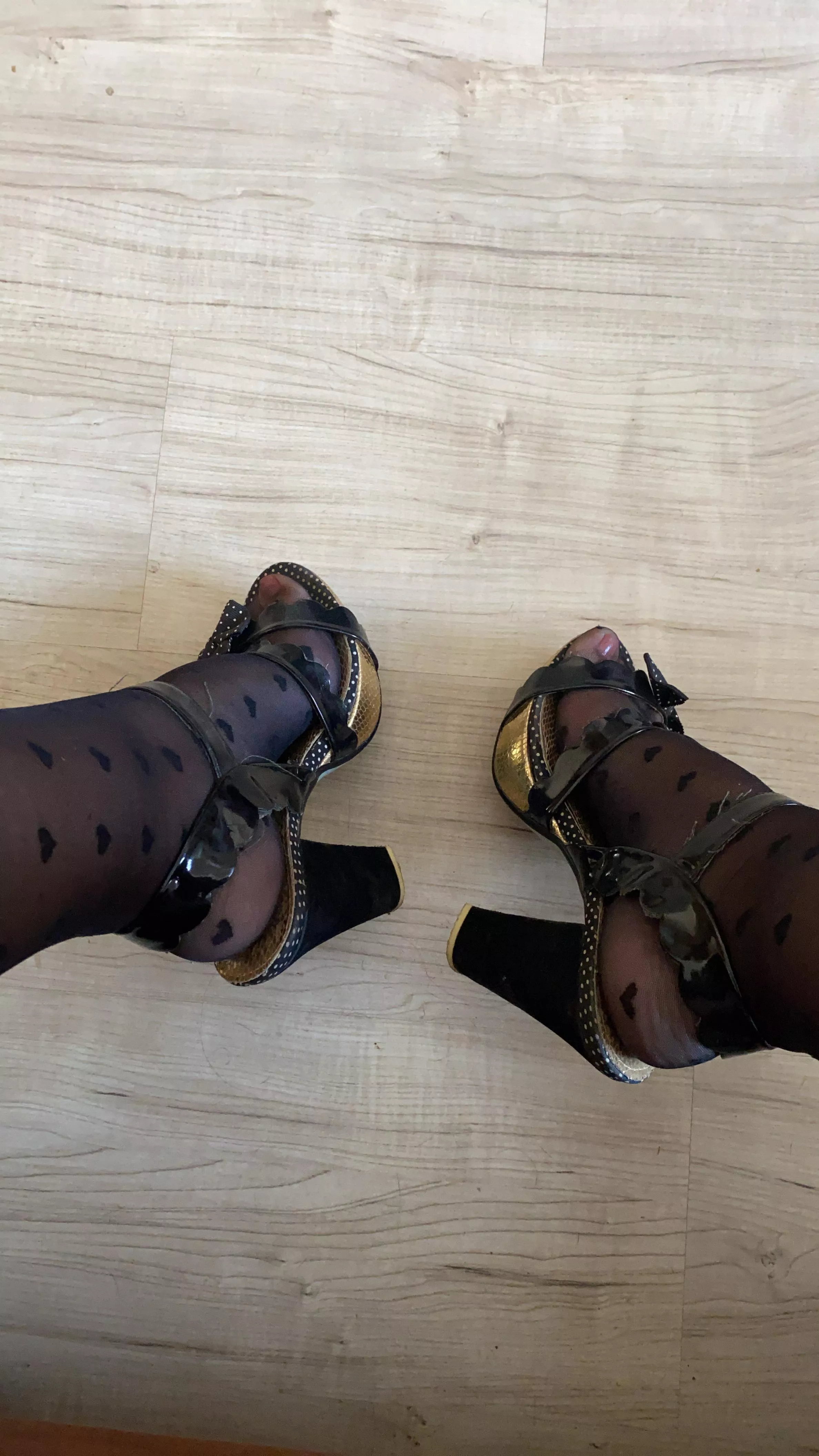 😜 posted by PortugueseNylons