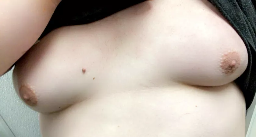 😋😋💛 by AdvanceNo5492