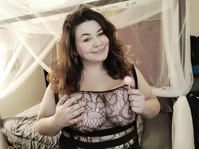 🍭 by voluptuousxval