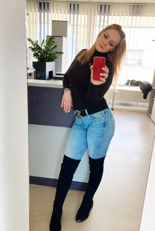 🦊🖤 by os-sesamoideum