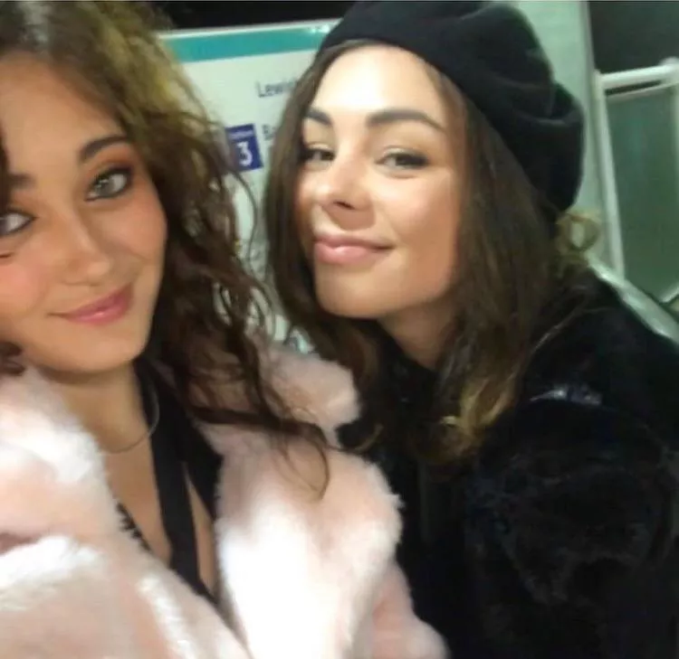 🐷😈 posted by Gabi1717