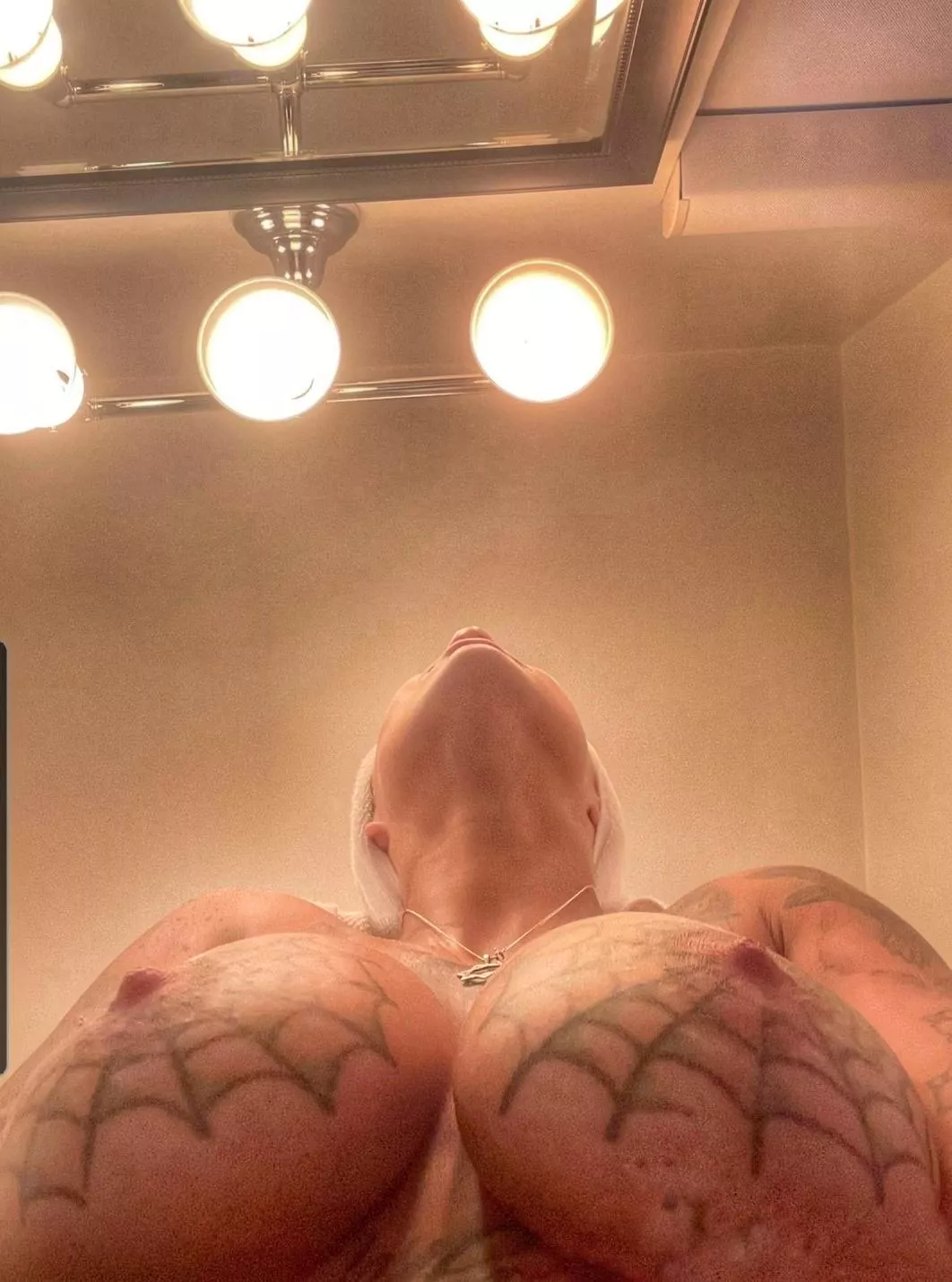 🥰😇 posted by vina007