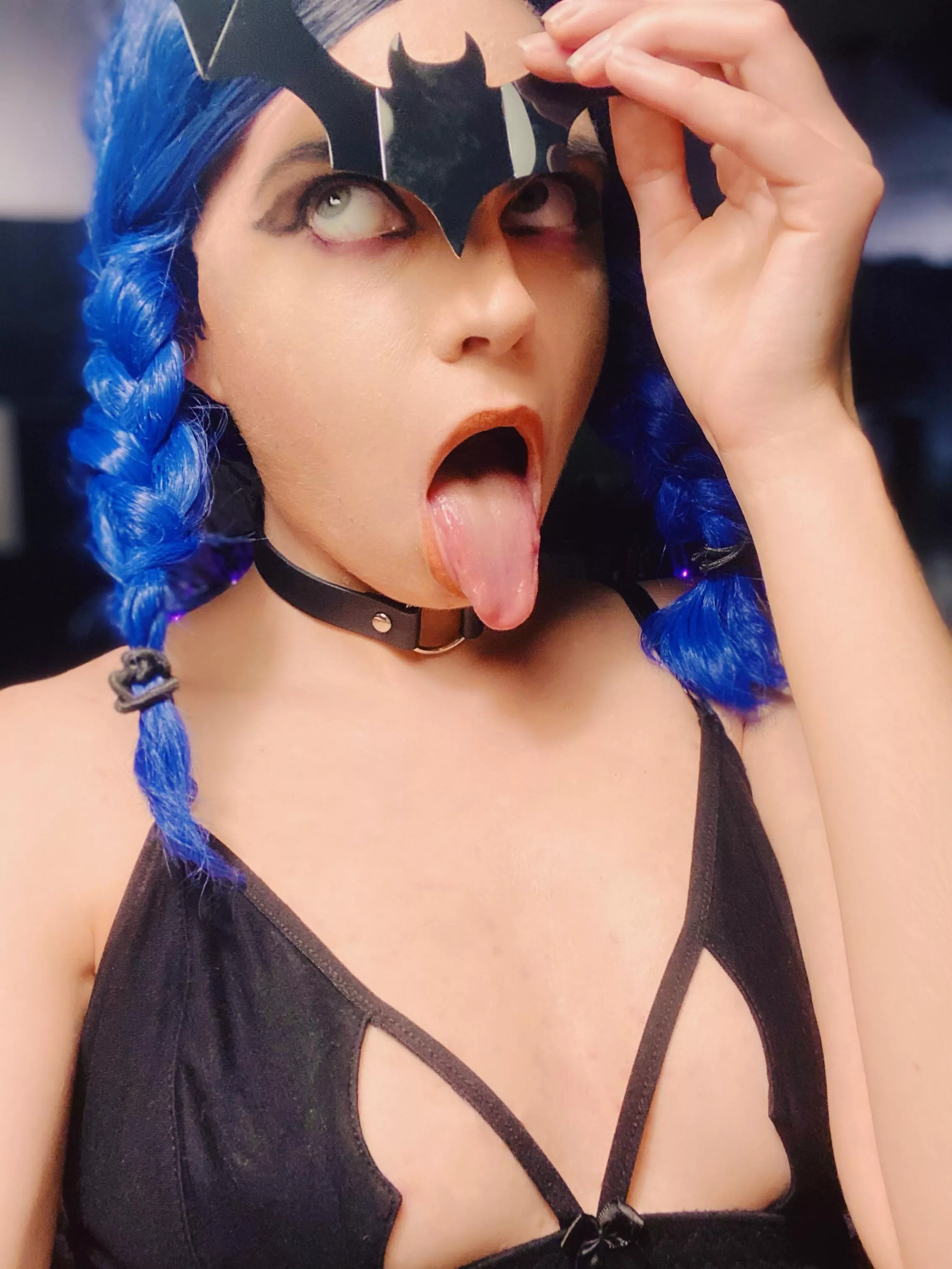 🦇🦇🦇 posted by plastixfangs