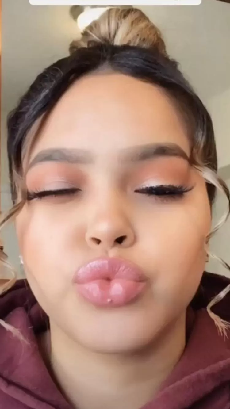 💦💦 posted by bootysolesman