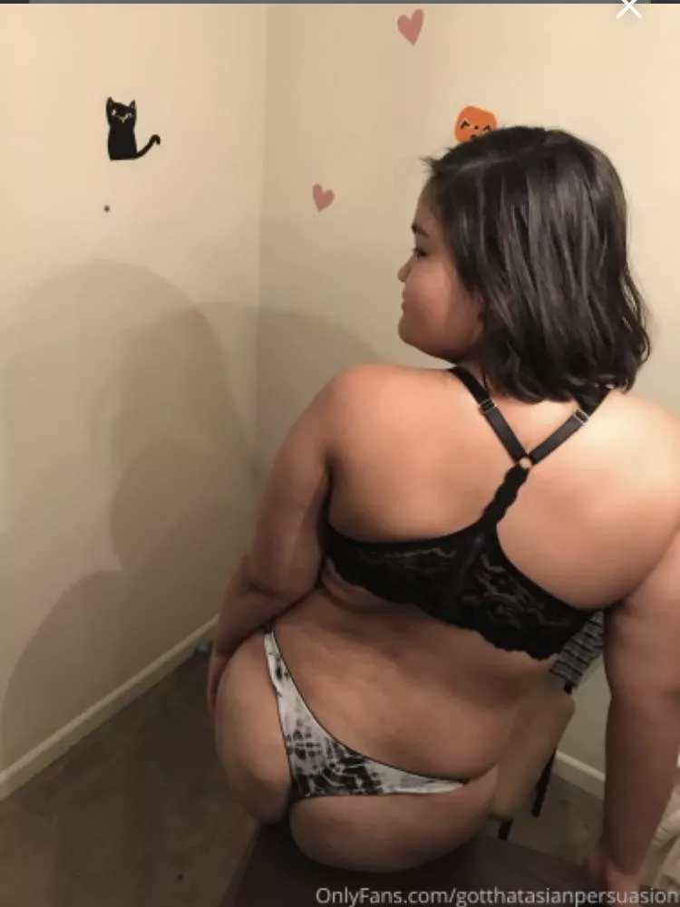 😘 posted by Asianpersuasion2020