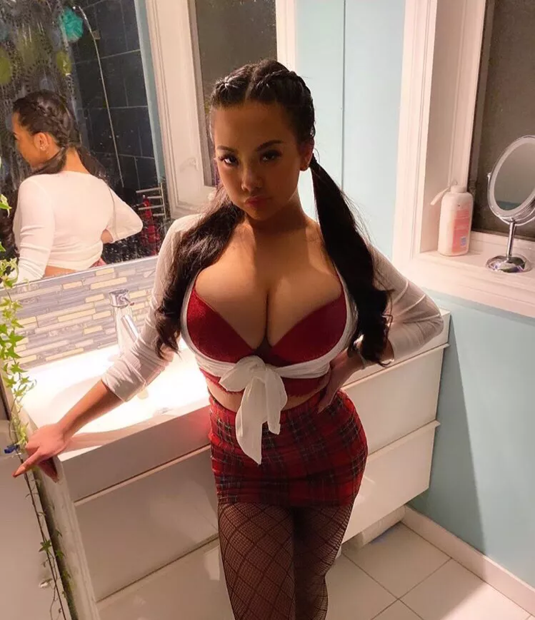 👀 posted by socalnative21323