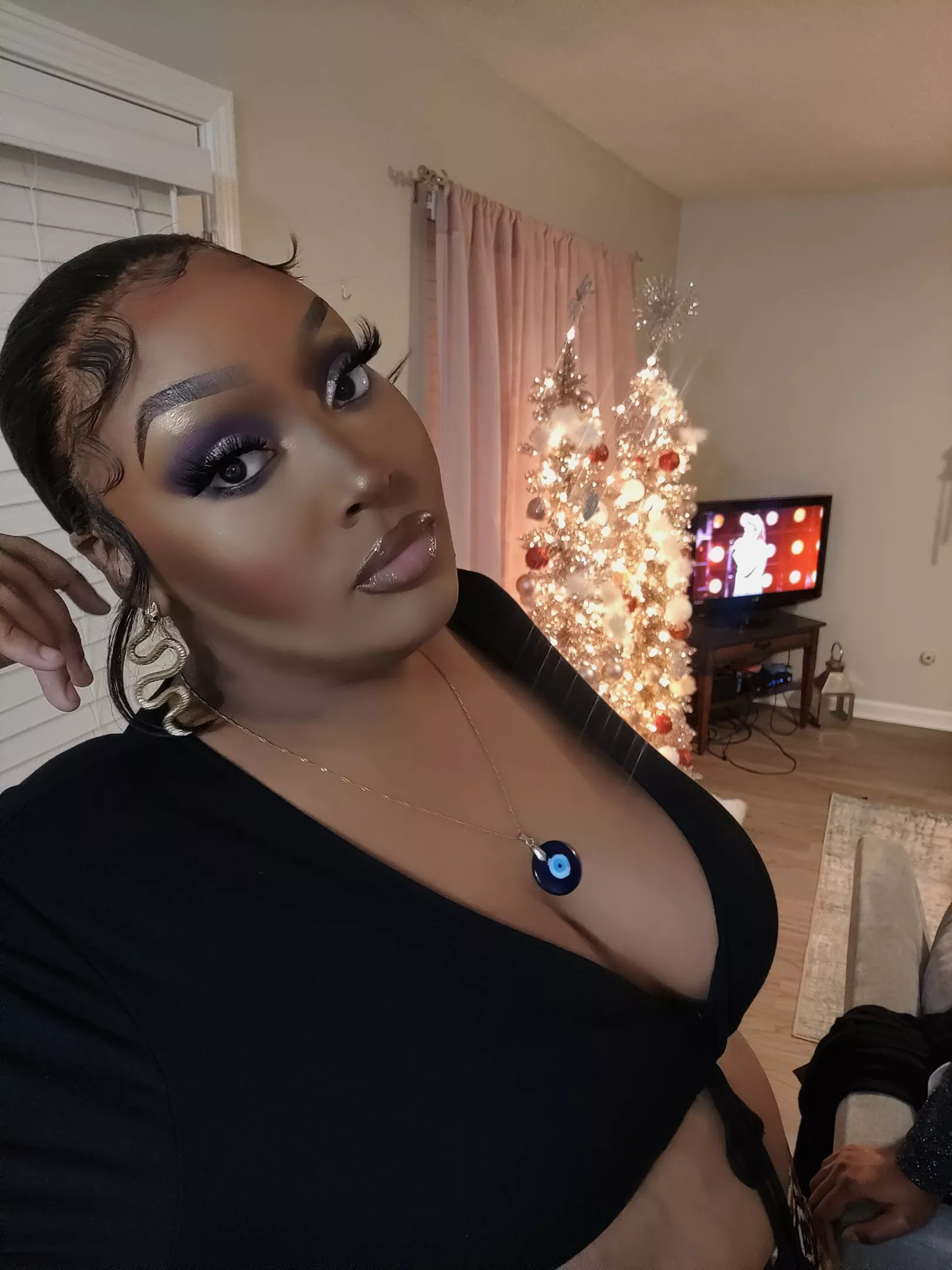 😘 posted by Mama_Fine