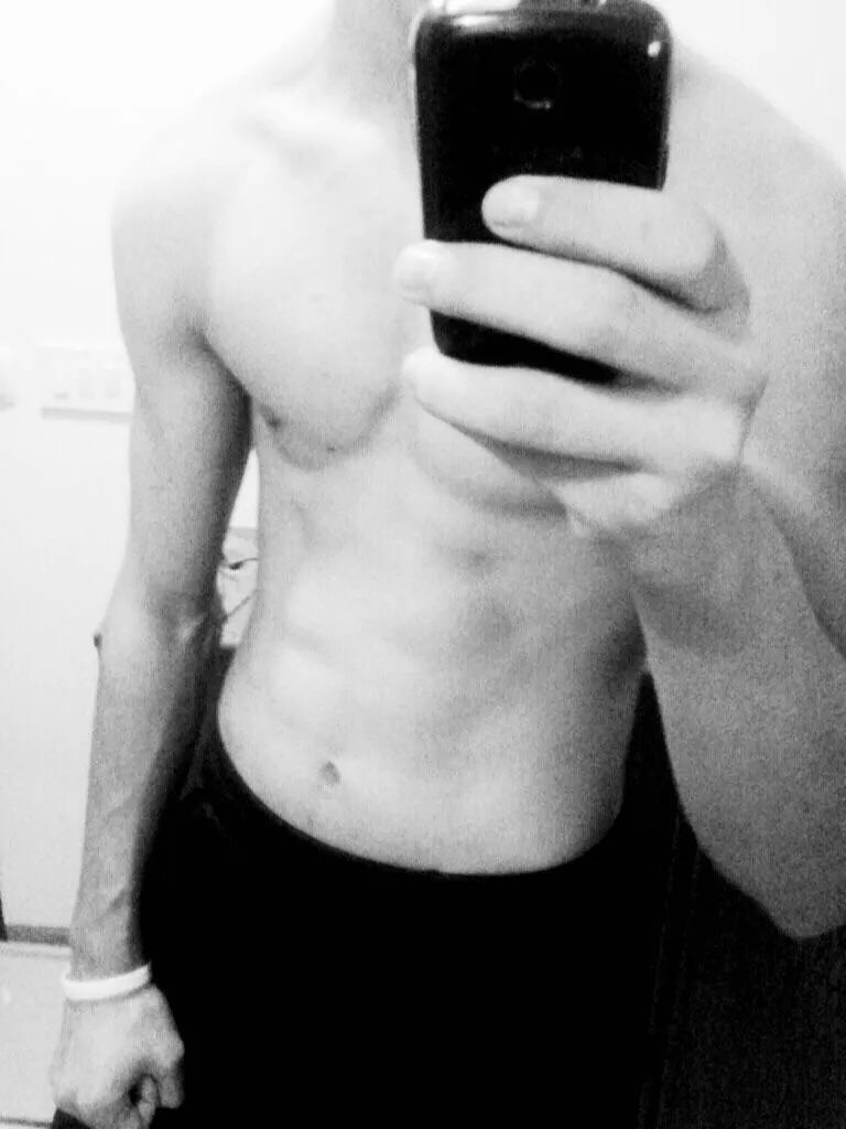 😋 posted by J03_Wh1t3