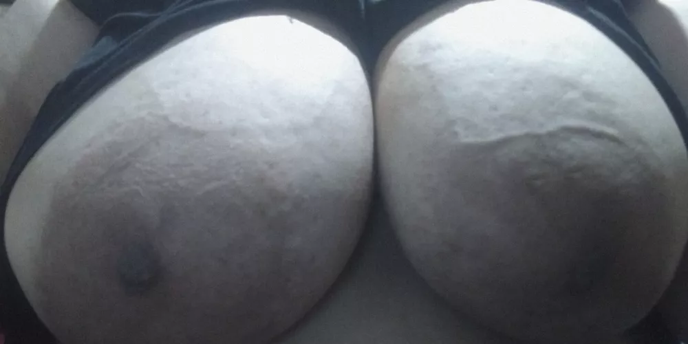 🤭🍼 by pekiteki