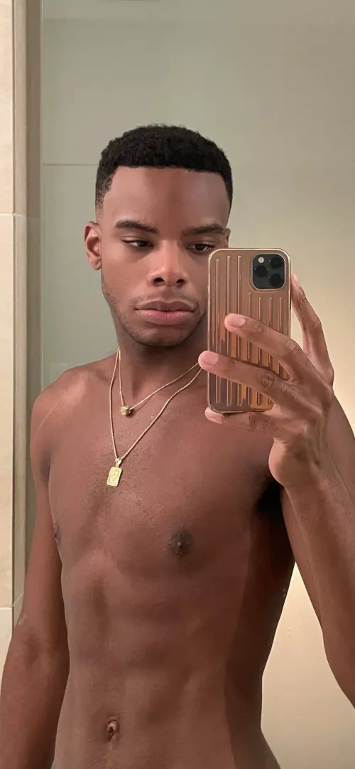 🙇🏾‍♂️ by charlie_antonio