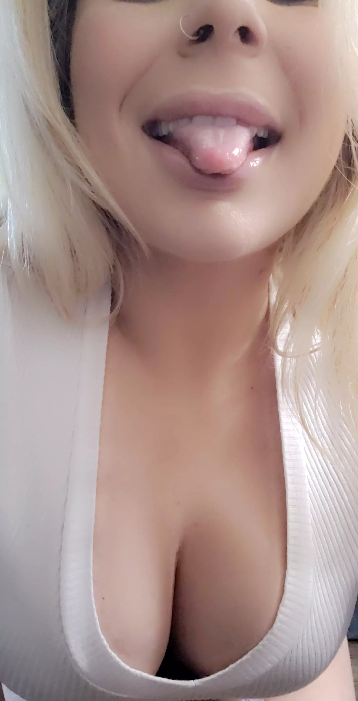 ;) posted by _Robynnxo