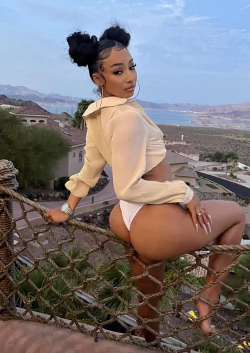 🍑🍑 by cashcow11