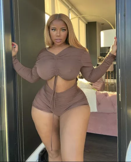 😍😍😍😍😍 by fineazwine212