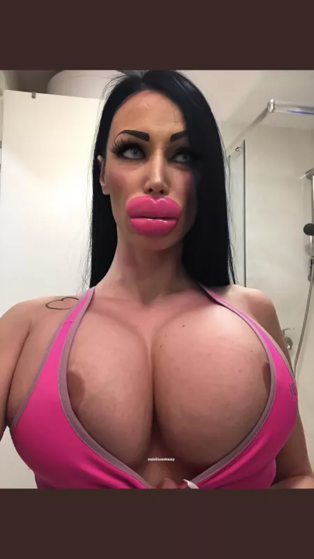 🤤😍 by bostonguy978420